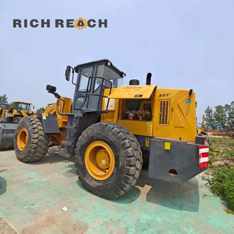 Tires and axle of a 2021 Longking 855 wheel loader with 23.5-25 tires, priced at $23,611